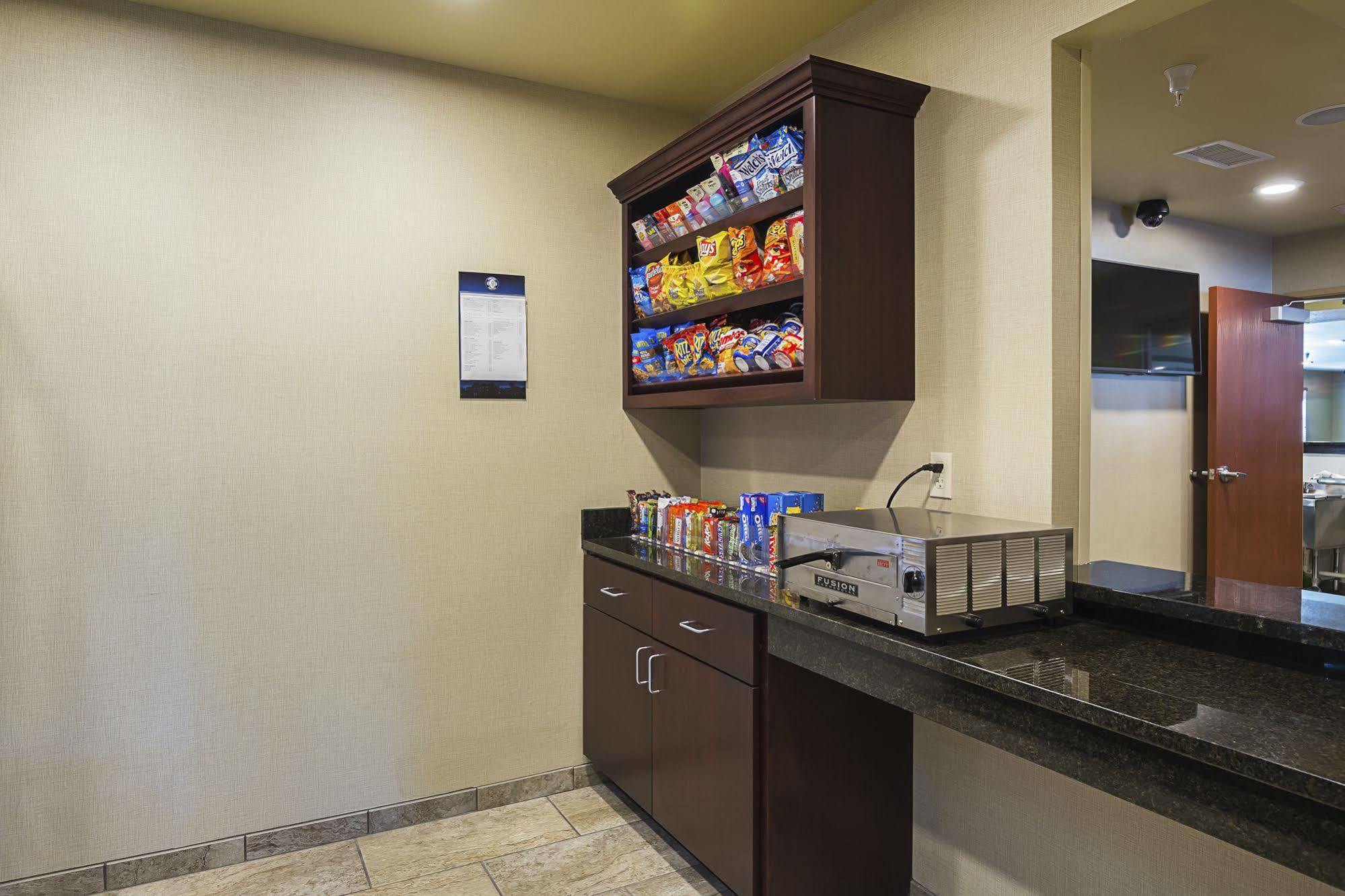 Cobblestone Inn & Suites - Lakin מראה חיצוני תמונה