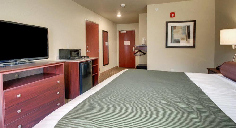 Cobblestone Inn & Suites - Lakin מראה חיצוני תמונה