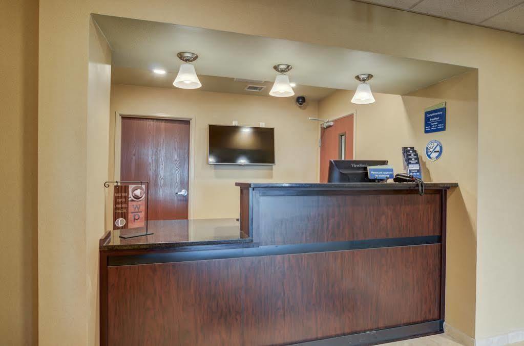 Cobblestone Inn & Suites - Lakin מראה חיצוני תמונה