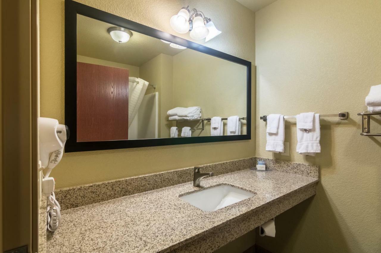 Cobblestone Inn & Suites - Lakin מראה חיצוני תמונה